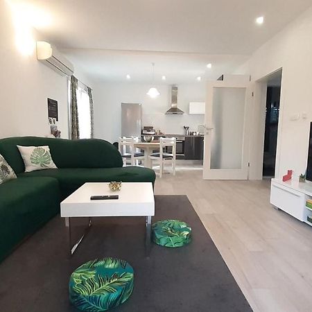 Apartment Ela Trogir Bagian luar foto