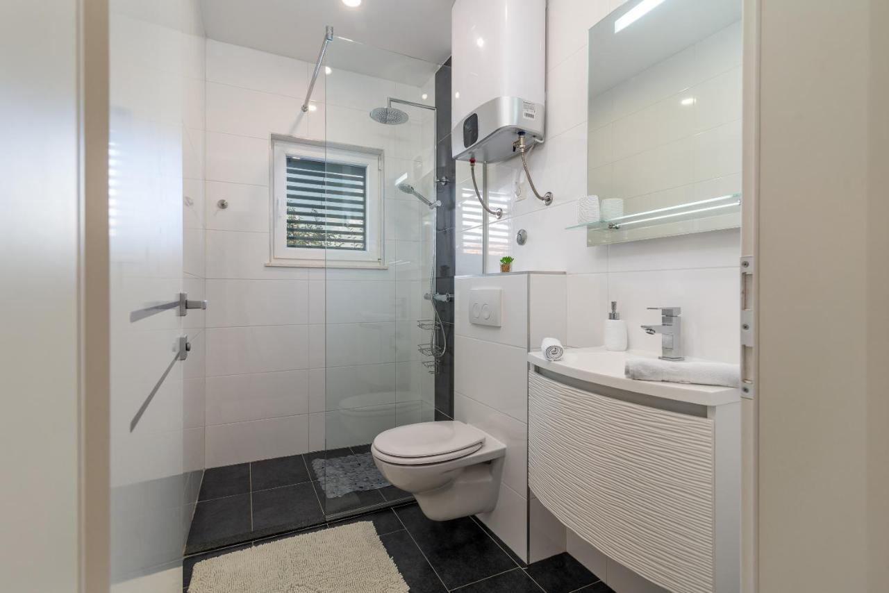 Apartment Ela Trogir Bagian luar foto