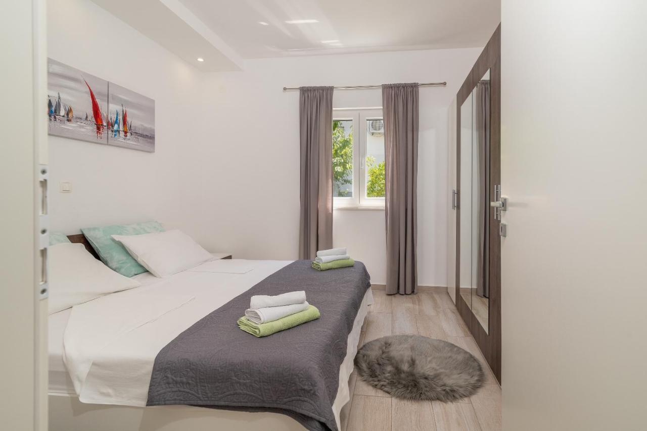 Apartment Ela Trogir Bagian luar foto