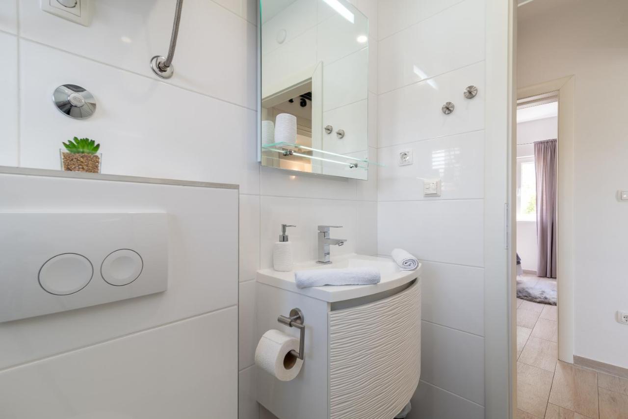 Apartment Ela Trogir Bagian luar foto