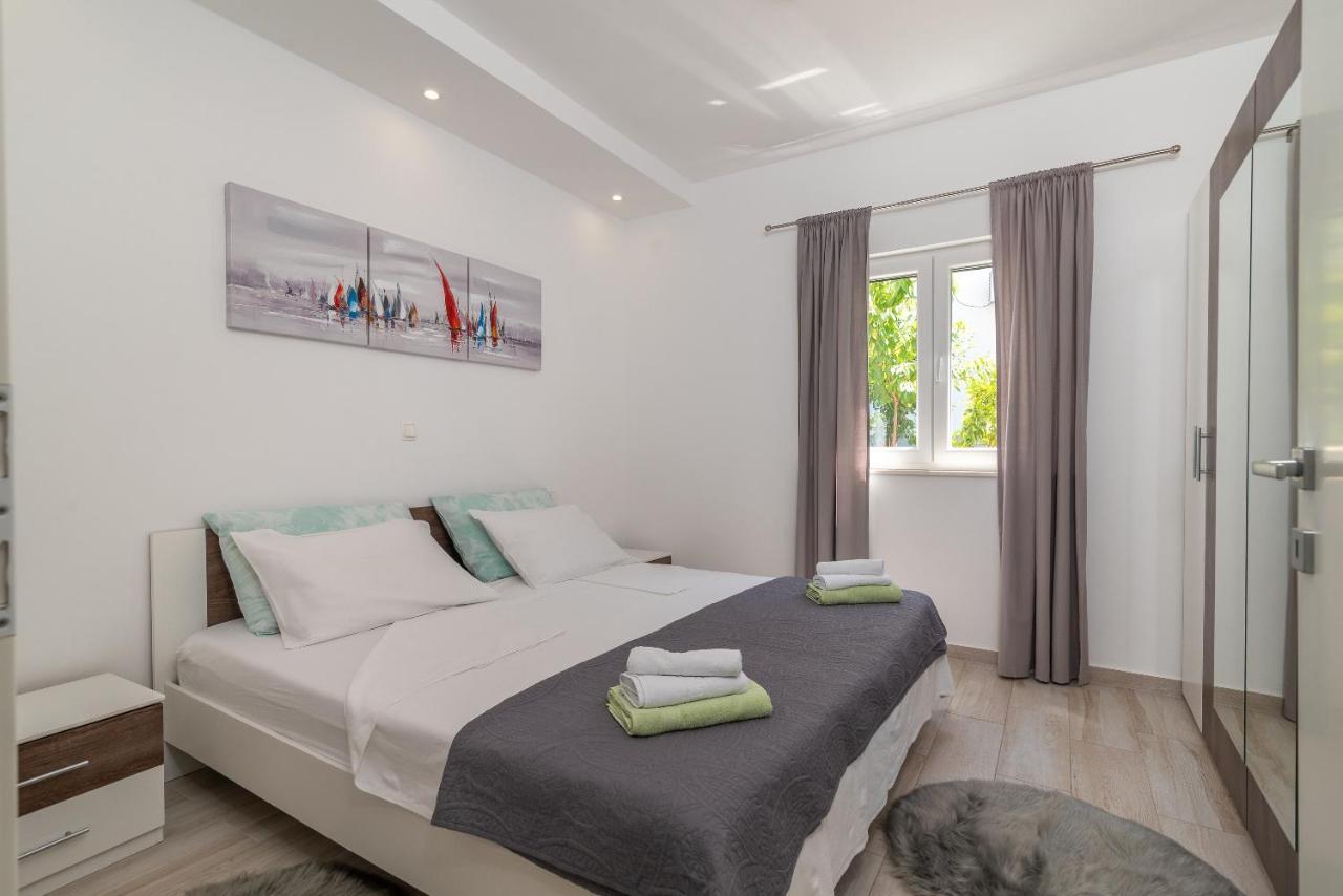 Apartment Ela Trogir Bagian luar foto