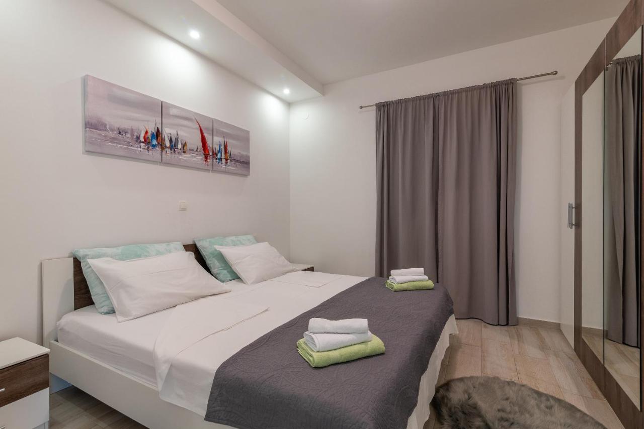 Apartment Ela Trogir Bagian luar foto