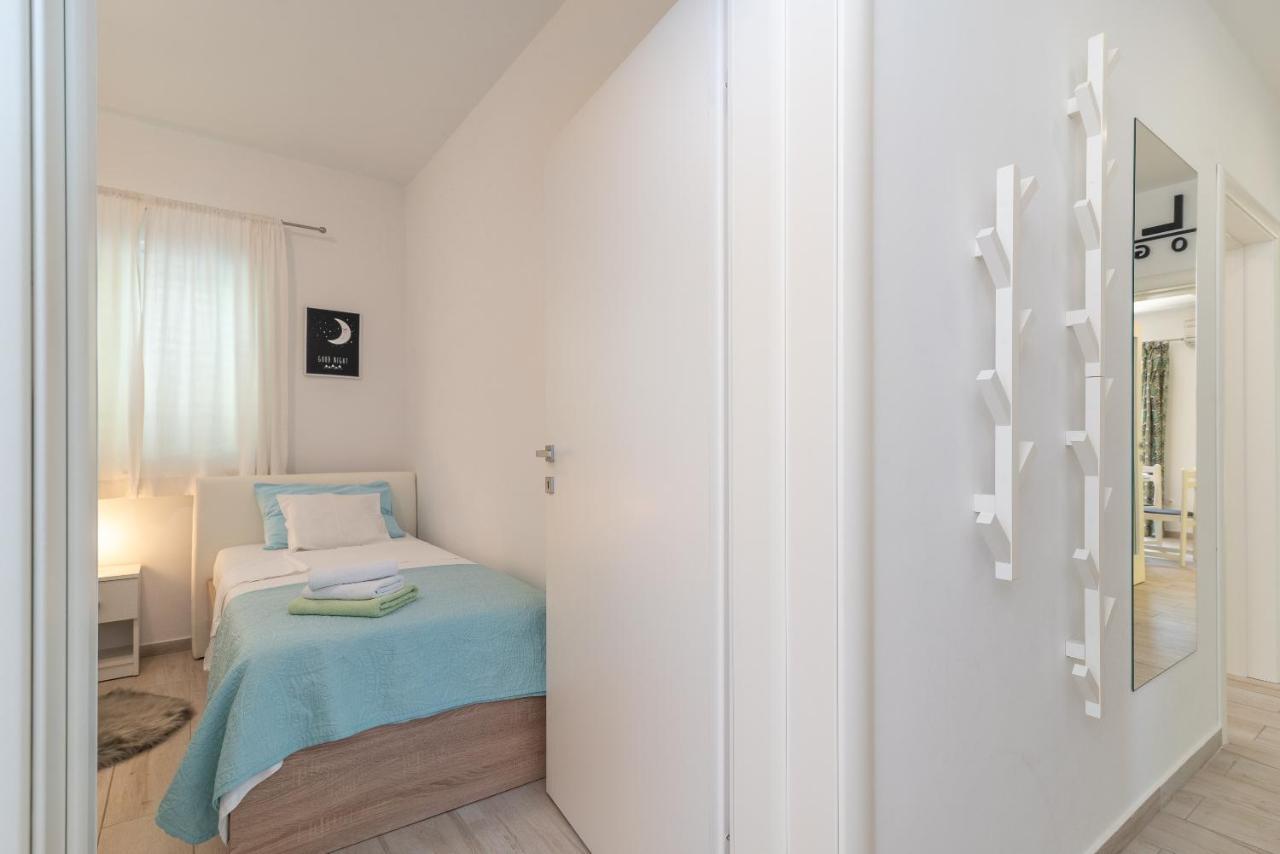 Apartment Ela Trogir Bagian luar foto