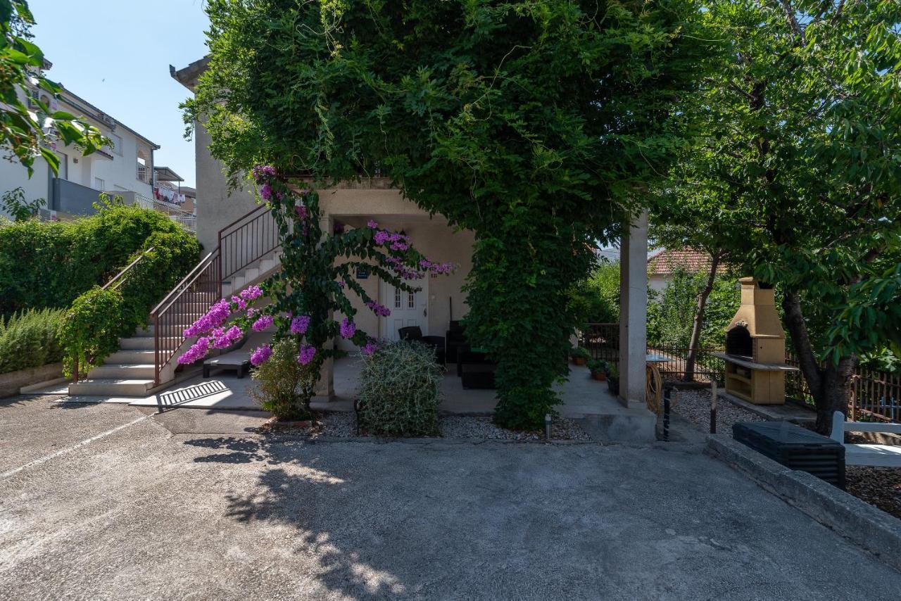 Apartment Ela Trogir Bagian luar foto